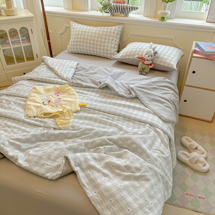 91家纺网 家纺一手货源 找家纺 玉海棠家纺 2025新款云感双层纱暗合夏被夏凉被空调被四件套 格调灰