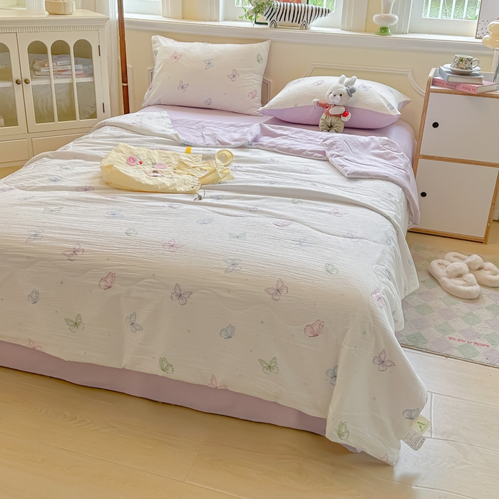 91家纺网 家纺一手货源 找家纺 玉海棠家纺 2025新款云感双层纱暗合夏被夏凉被空调被四件套 蝴蝶梦