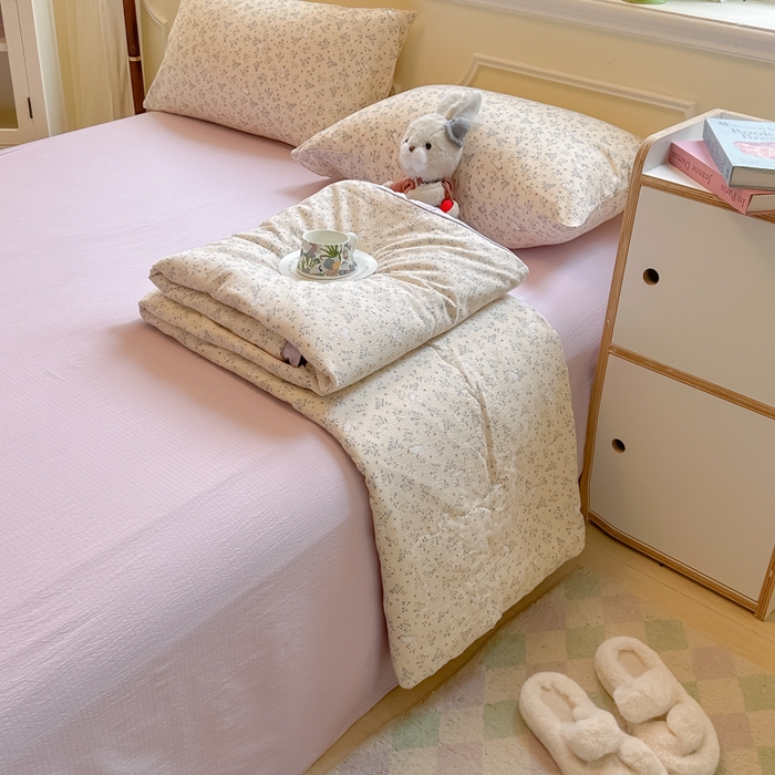 91家纺网 家纺一手货源 找家纺 玉海棠家纺 2025新款云感双层纱暗合夏被夏凉被空调被四件套 花园兔