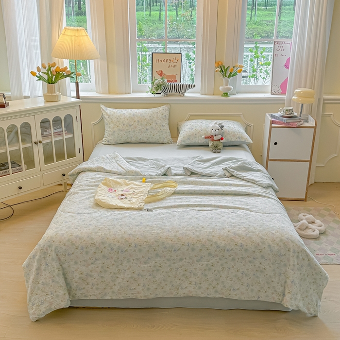 91家纺网 家纺一手货源 找家纺 玉海棠家纺 2025新款云感双层纱暗合夏被夏凉被空调被四件套 浅春