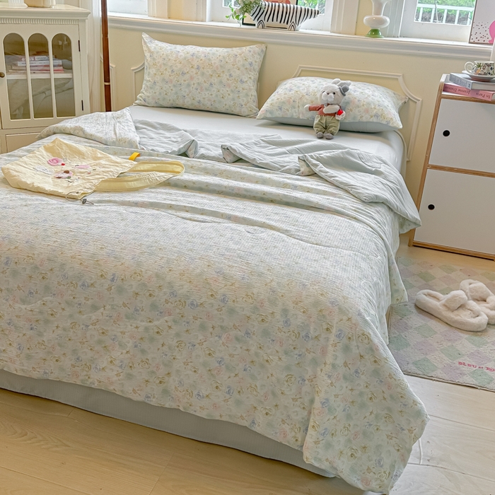 91家纺网 家纺一手货源 找家纺 玉海棠家纺 2025新款云感双层纱暗合夏被夏凉被空调被四件套 浅春