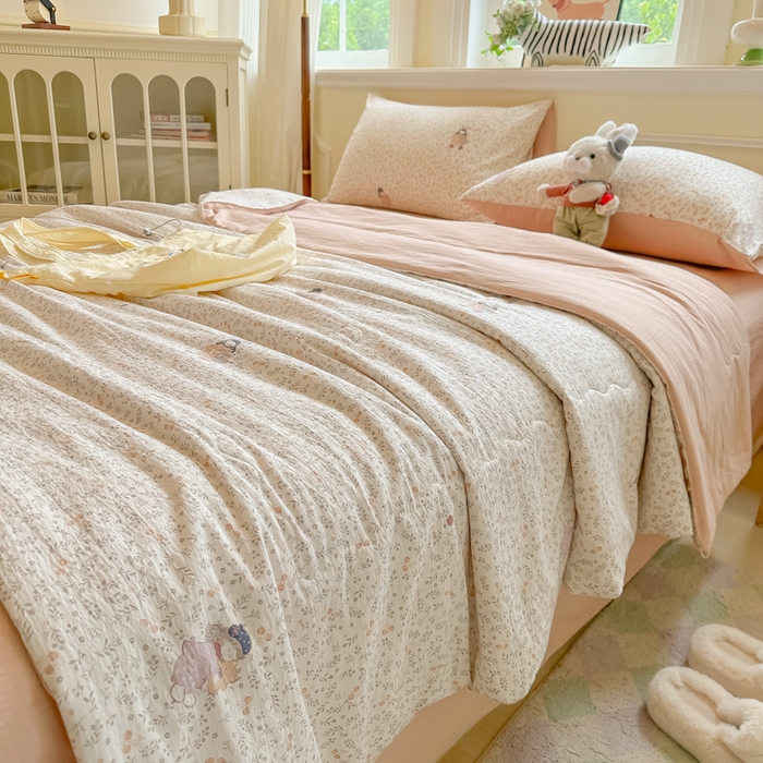 91家纺网 家纺一手货源 找家纺 玉海棠家纺 2025新款云感双层纱暗合夏被夏凉被空调被四件套 寻梦