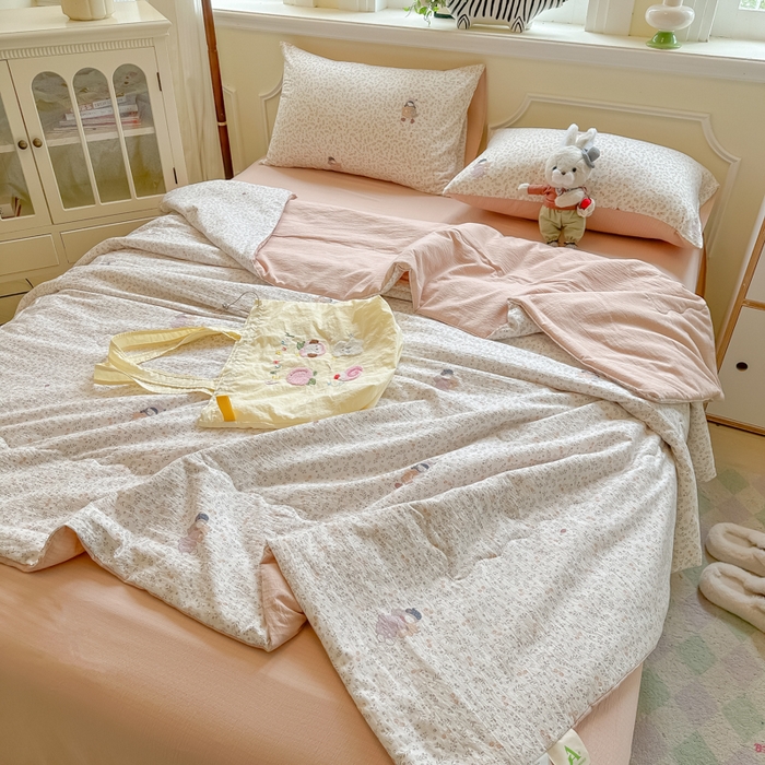 91家纺网 家纺一手货源 找家纺 玉海棠家纺 2025新款云感双层纱暗合夏被夏凉被空调被四件套 寻梦