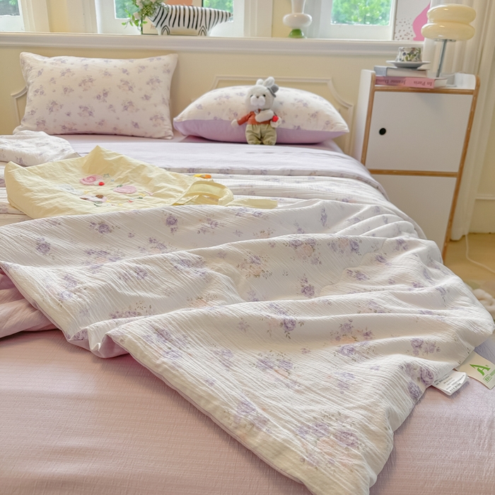 91家纺网 家纺一手货源 找家纺 玉海棠家纺 2025新款云感双层纱暗合夏被夏凉被空调被四件套 紫萱