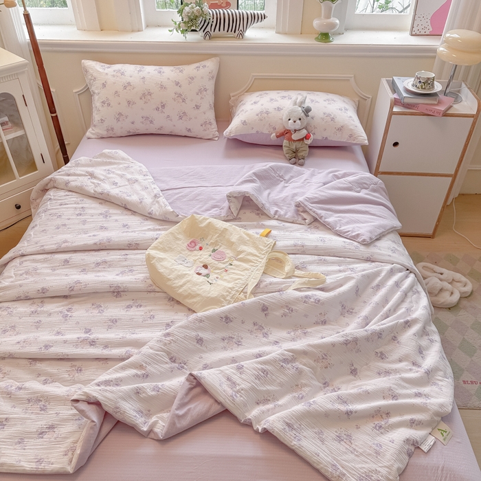 91家纺网 家纺一手货源 找家纺 玉海棠家纺 2025新款云感双层纱暗合夏被夏凉被空调被四件套 紫萱