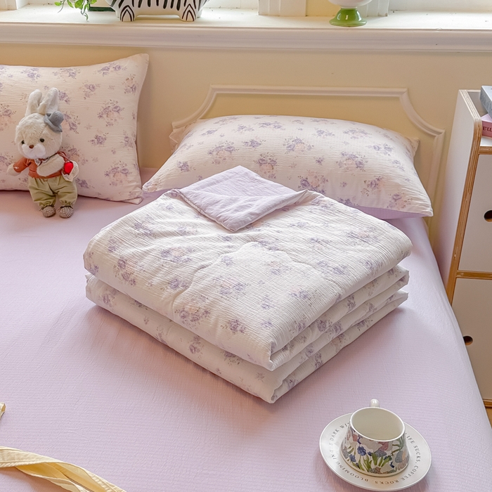 91家纺网 家纺一手货源 找家纺 玉海棠家纺 2025新款云感双层纱暗合夏被夏凉被空调被四件套 紫萱