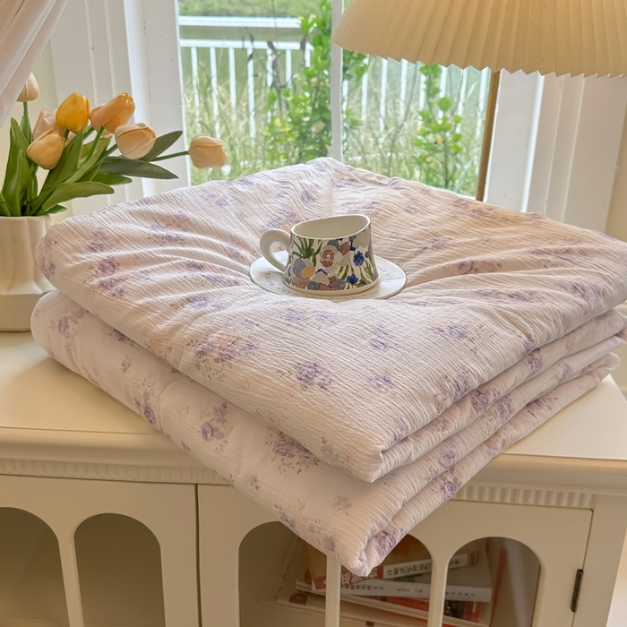 91家纺网 家纺一手货源 找家纺 玉海棠家纺 2025新款云感双层纱暗合夏被夏凉被空调被四件套 紫萱