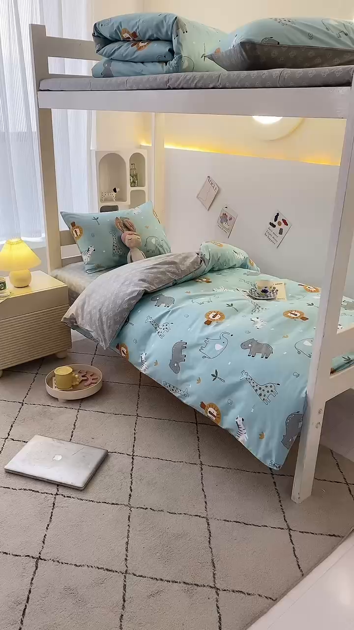 91家纺网 家纺一手货源 找家纺 水妙家纺 2025年新款A类全棉纯棉学生宿舍上下铺床笠六件套五件套 森林之歌-蓝