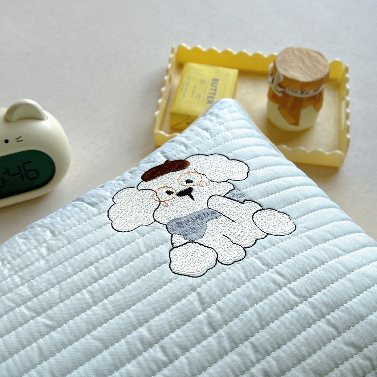 91家纺网 家纺一手货源 找家纺 百寐 2025新款A类水洗全棉绗缝夹棉-单枕套(不含芯) 眼睛狗-天空蓝