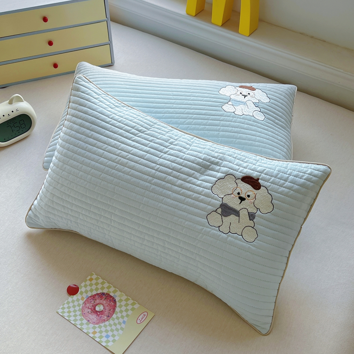 91家纺网 家纺一手货源 找家纺 百寐 2025新款A类水洗全棉绗缝夹棉-单枕套(不含芯) 眼睛狗-天空蓝