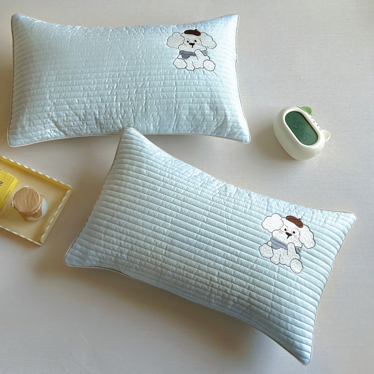 91家纺网 家纺一手货源 找家纺 百寐 2025新款A类水洗全棉绗缝夹棉-单枕套(不含芯) 眼睛狗-天空蓝