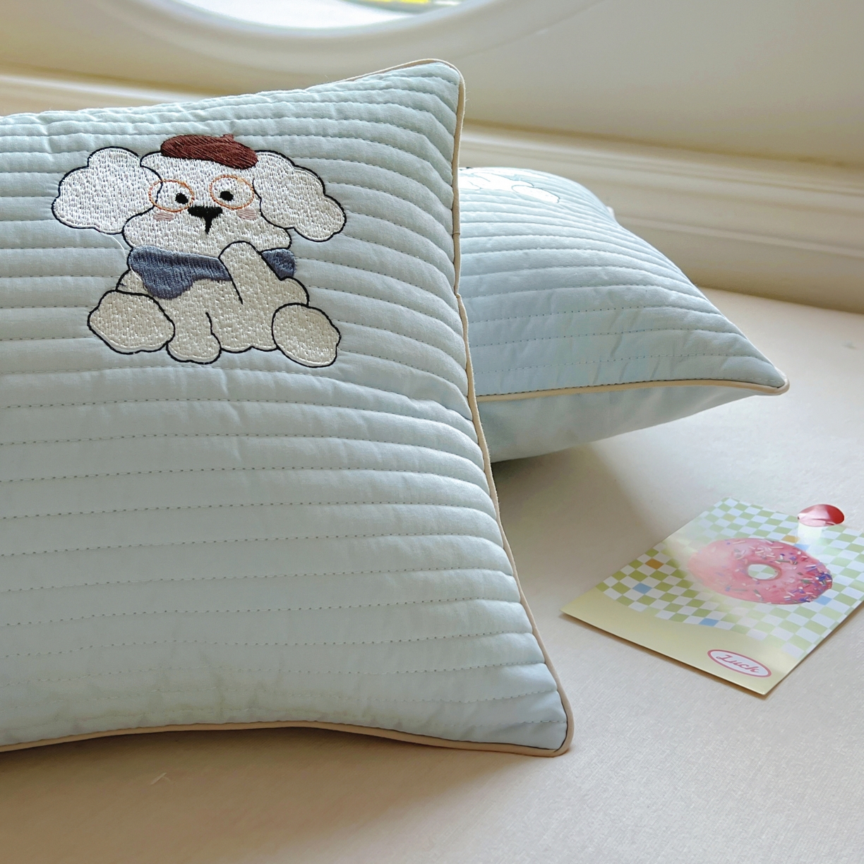 91家纺网 家纺一手货源 找家纺 百寐 2025新款A类水洗全棉绗缝夹棉-单枕套(不含芯) 眼睛狗-天空蓝