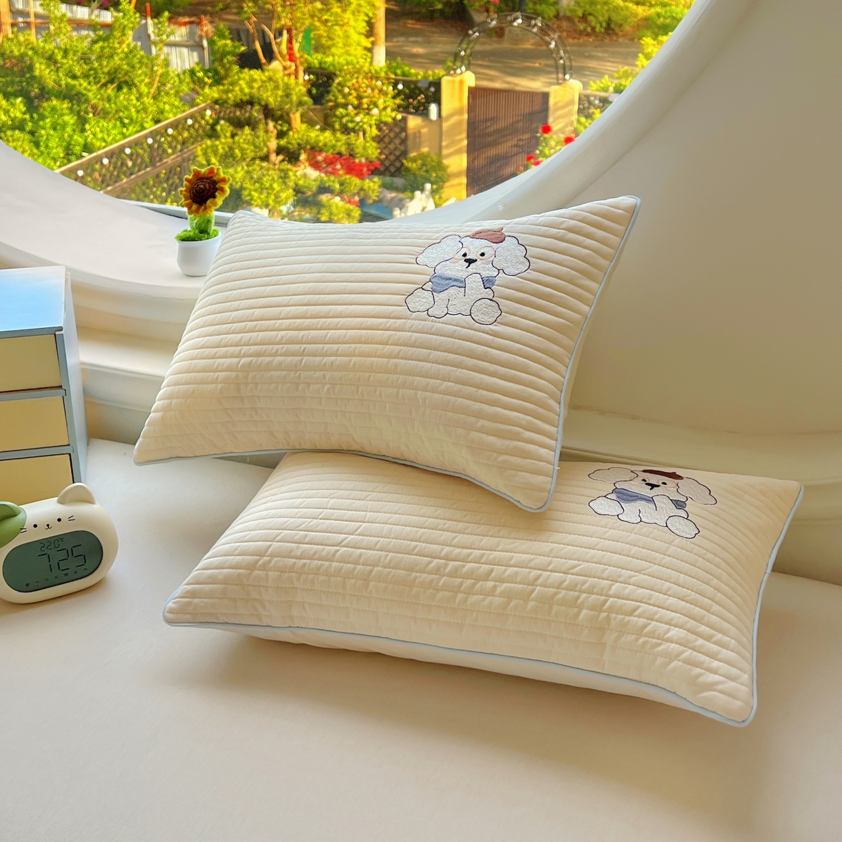 91家纺网 家纺一手货源 找家纺 百寐 2025新款A类水洗全棉绗缝夹棉-单枕套(不含芯) 眼镜狗-浅桔色