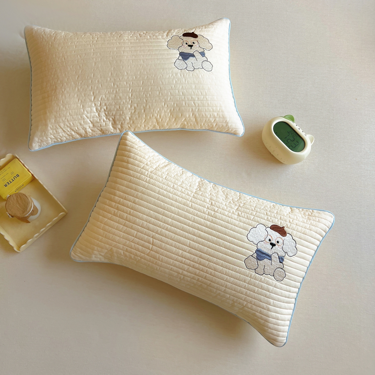 91家纺网 家纺一手货源 找家纺 百寐 2025新款A类水洗全棉绗缝夹棉-单枕套(不含芯) 眼镜狗-浅桔色