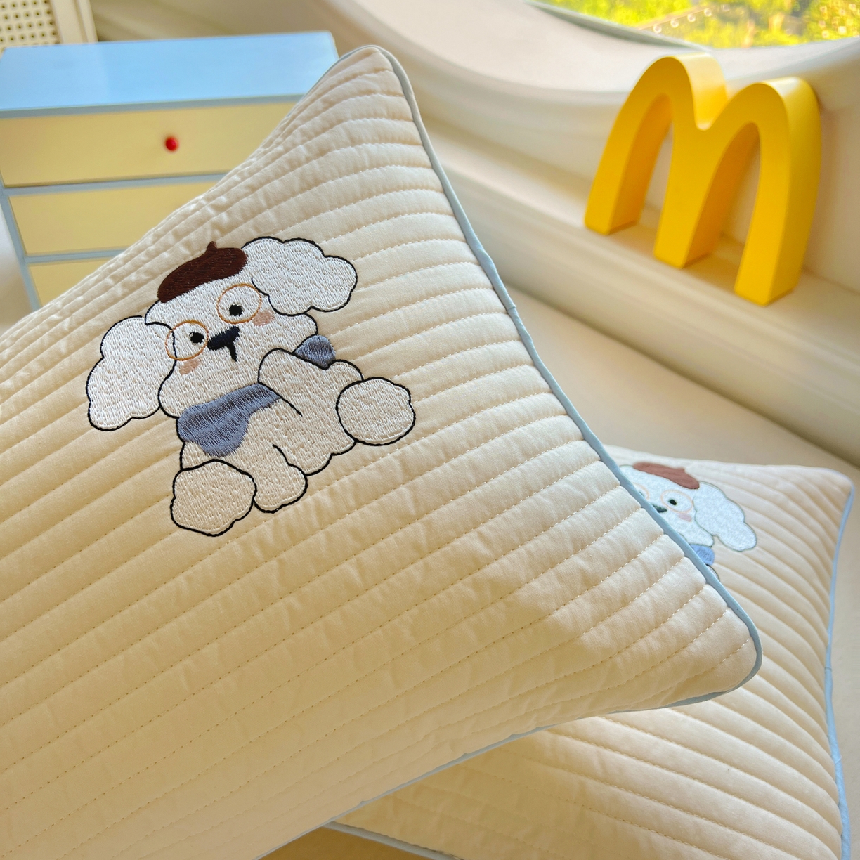 91家纺网 家纺一手货源 找家纺 百寐 2025新款A类水洗全棉绗缝夹棉-单枕套(不含芯) 眼镜狗-浅桔色