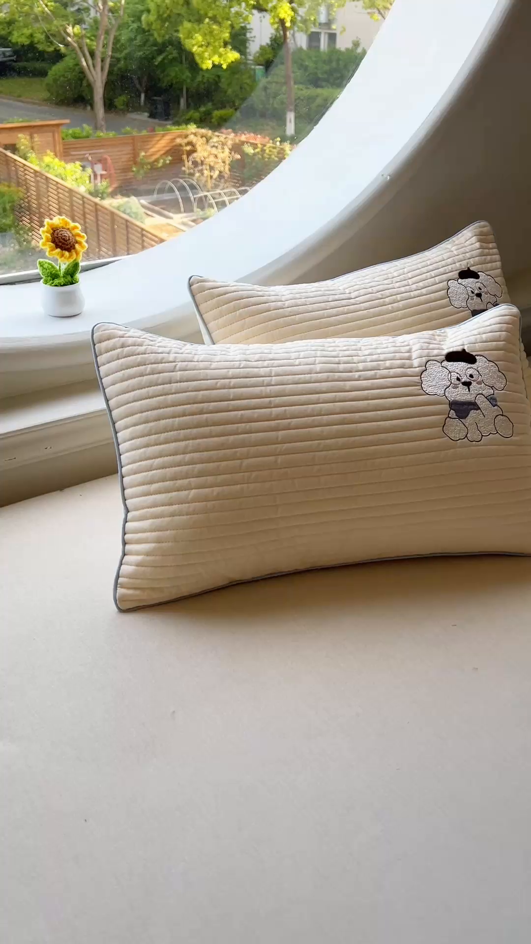 91家纺网 家纺一手货源 找家纺 百寐 2025新款A类水洗全棉绗缝夹棉-单枕套(不含芯) 眼镜狗-浅桔色