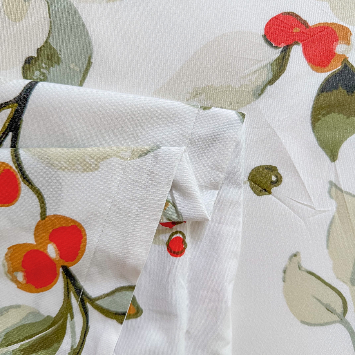 91家纺网 家纺一手货源 找家纺 梵巢 家纺芦荟棉枕套磨毛化纤枕套48*74cm 叶凡浮青