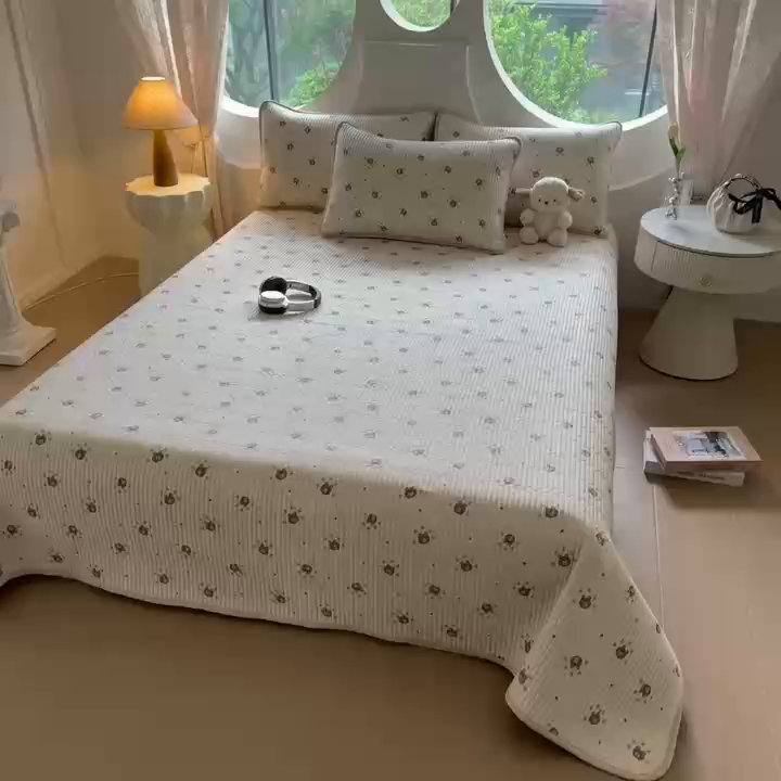 91家纺网 家纺一手货源 找家纺 恒尚居2025新款全棉床盖春秋印花床单纯棉床垫床褥垫-跑量（四季款）卡通 纯棉四季款-熊仔少年