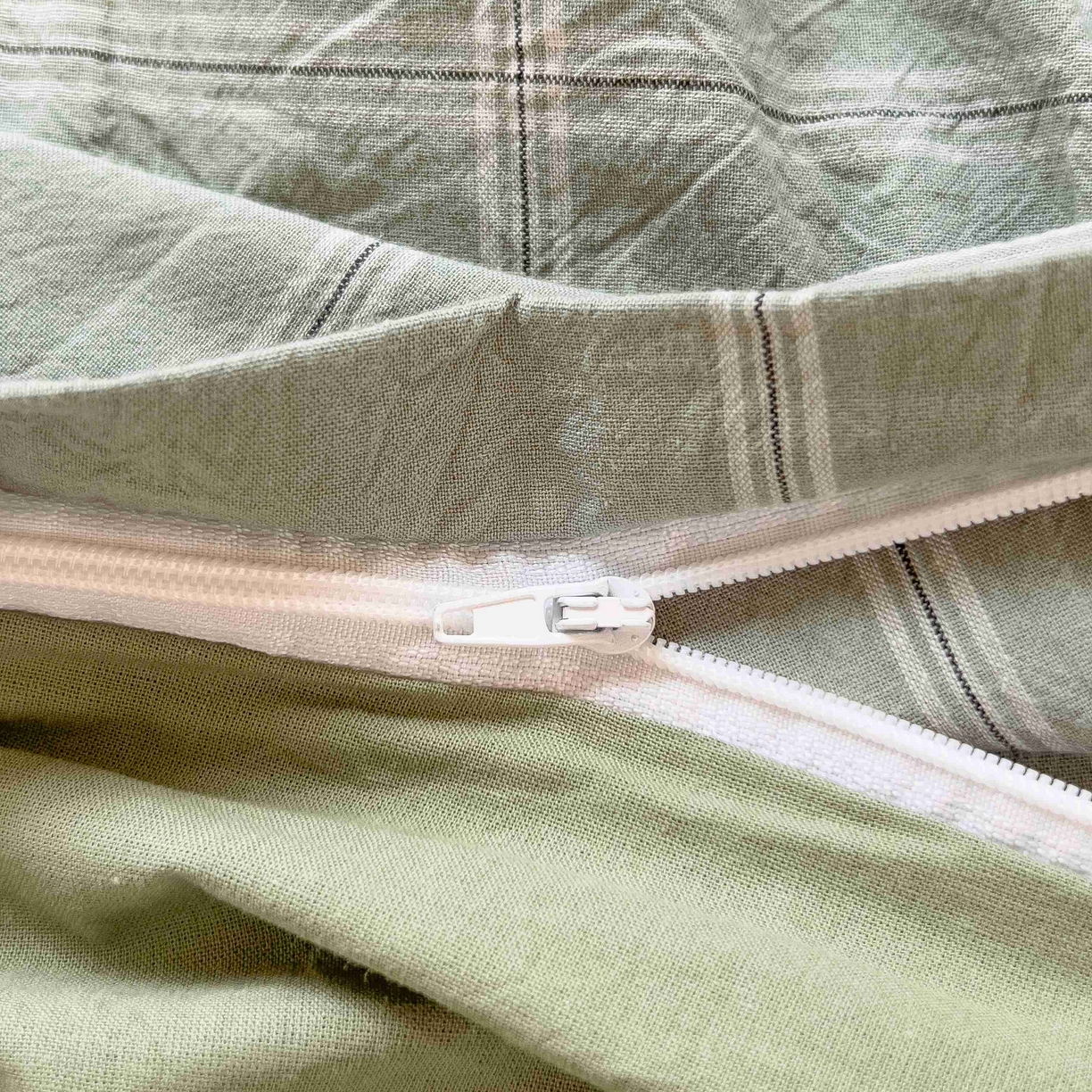 91家纺网 家纺一手货源 找家纺 宝士康家纺 2025春夏新款简约水洗棉学生三件套宿舍三件套上下铺三件套套件学生六件套套件（床单款） 格韵绿