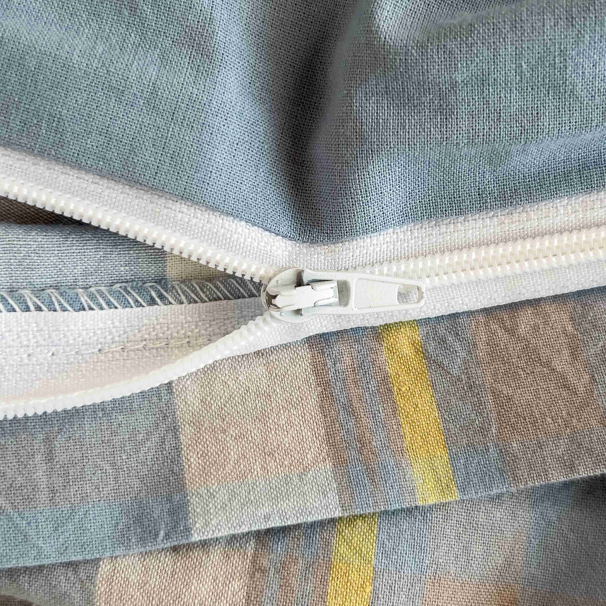 91家纺网 家纺一手货源 找家纺 宝士康家纺 2025春夏新款简约水洗棉学生三件套宿舍三件套上下铺三件套套件学生六件套套件（床单款） 天蓝中格