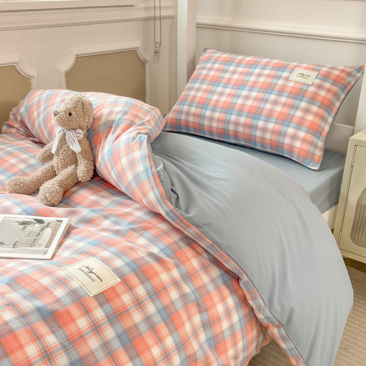 91家纺网 家纺一手货源 找家纺 宝士康家纺 2025春夏新款简约水洗棉学生三件套宿舍三件套上下铺三件套套件学生六件套套件（床单款） 炫彩格