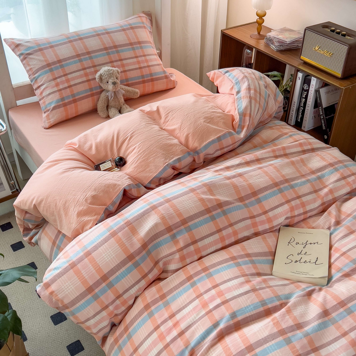 91家纺网 家纺一手货源 找家纺 宝士康家纺 2025春夏新款简约水洗棉学生三件套宿舍三件套上下铺三件套套件学生六件套套件（床单款） 英伦粉