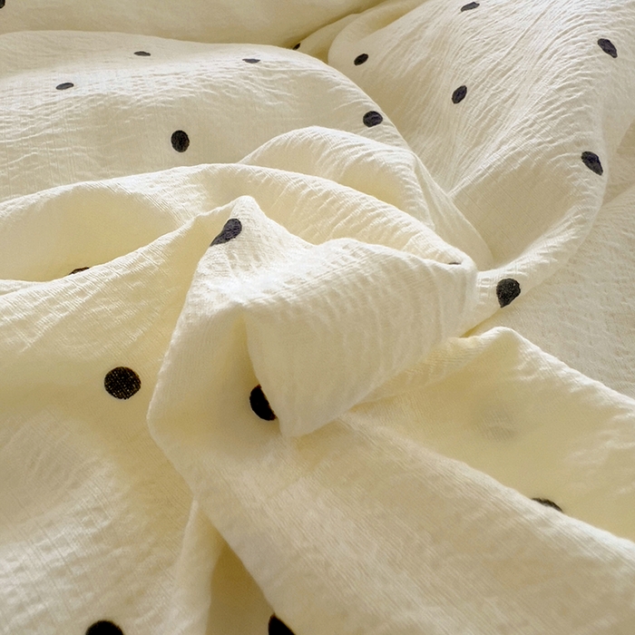 91家纺网 家纺一手货源 找家纺 美梦家纺2025新款皱皱纱花边被套床盖四件套 波点奶昔