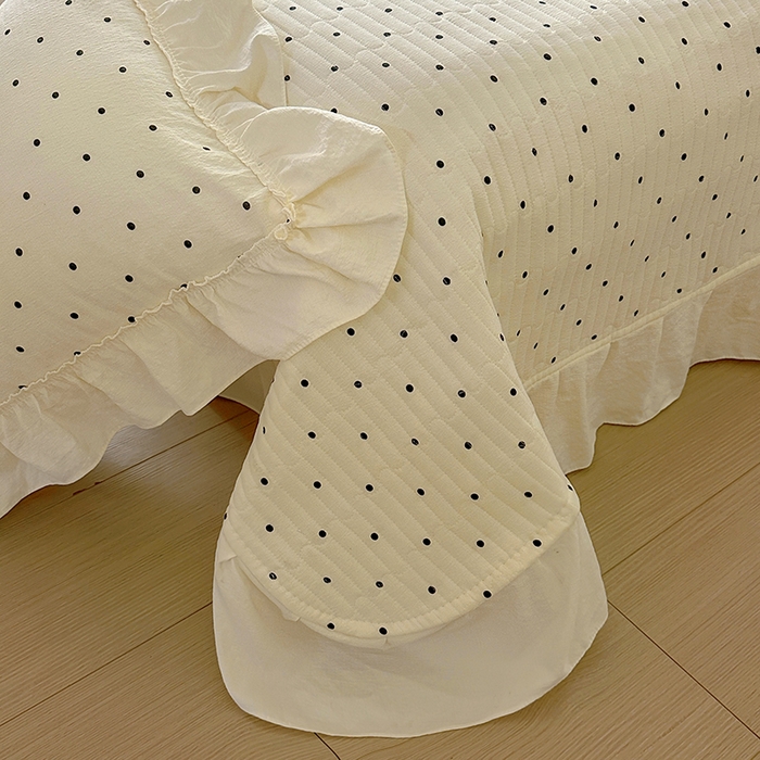 91家纺网 家纺一手货源 找家纺 美梦家纺2025新款皱皱纱花边被套床盖四件套 波点奶昔