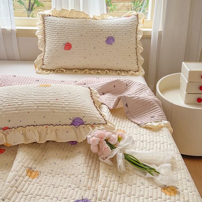 91家纺网 家纺一手货源 找家纺 （总）鑫利来2025新款法式花边枕套夹棉绗缝韩版小碎花花边款枕套