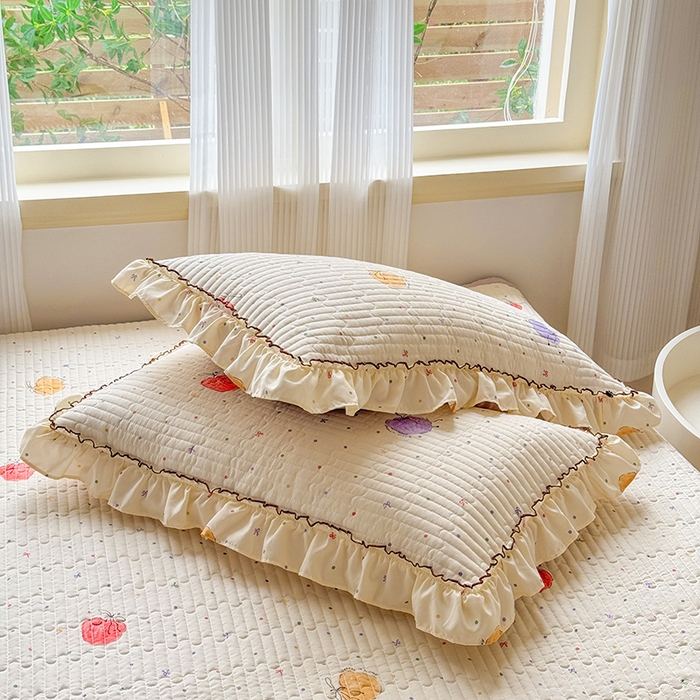 91家纺网 家纺一手货源 找家纺 （总）鑫利来2025新款法式花边枕套夹棉绗缝韩版小碎花花边款枕套