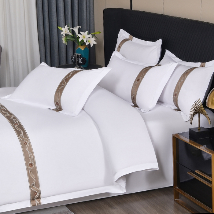 91家纺网 家纺一手货源 找家纺 中乾酒店布草工厂店 2025新款120克加密织带款酒店四件套 丝蕴流年