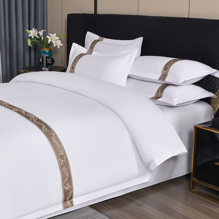 91家纺网 家纺一手货源 找家纺 中乾酒店布草工厂店 2025新款120克加密织带款酒店四件套 丝蕴流年