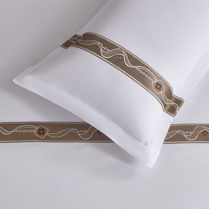 91家纺网 家纺一手货源 找家纺 中乾酒店布草工厂店 2025新款120克加密织带款酒店四件套 丝蕴流年