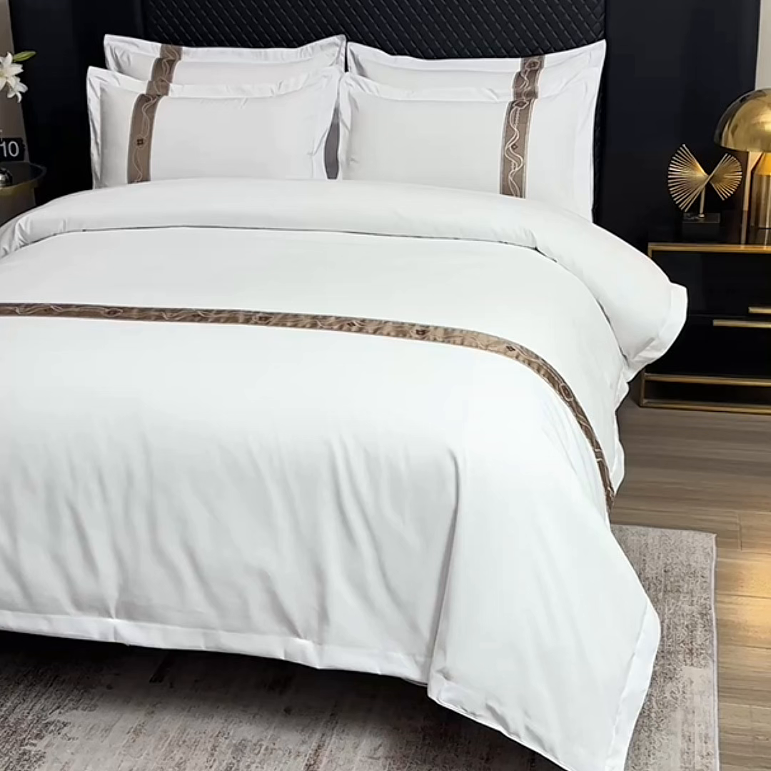 91家纺网 家纺一手货源 找家纺 中乾酒店布草工厂店 2025新款120克加密织带款酒店四件套 丝蕴流年