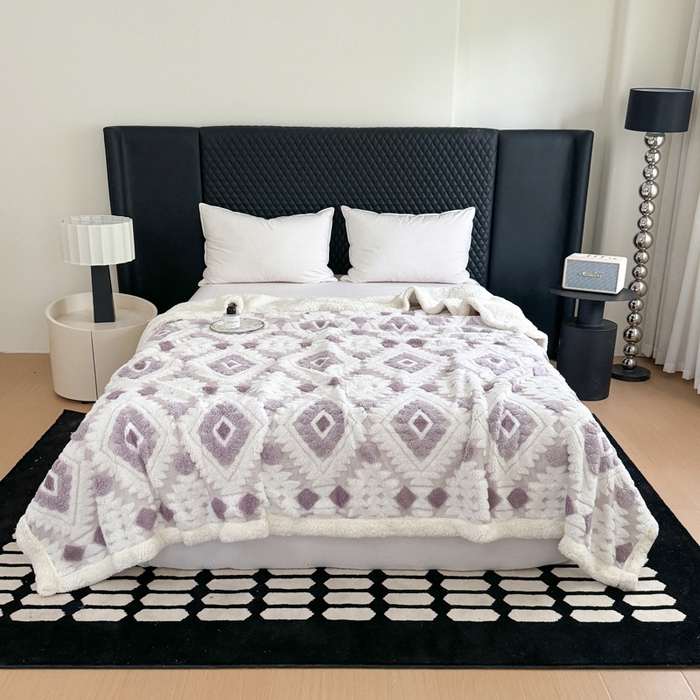 91家纺网 家纺一手货源 找家纺 丹本家纺 2025新款轻奢阳离子提花镂空塔芙绒羊羔绒保暖午睡双层毛毯办公室盖毯 浅紫