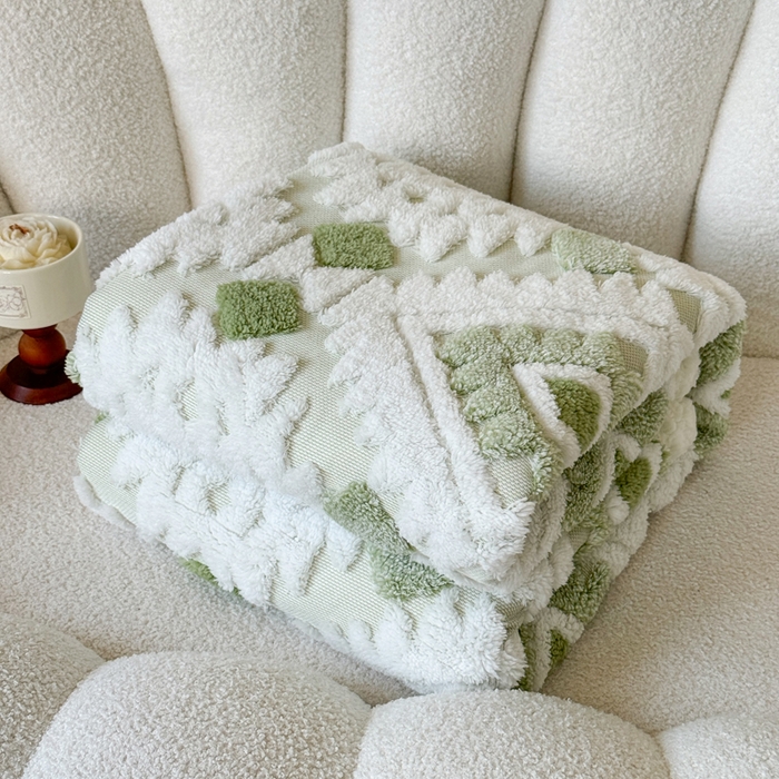 91家纺网 家纺一手货源 找家纺 丹本家纺 2025新款轻奢阳离子提花镂空塔芙绒羊羔绒保暖午睡双层毛毯办公室盖毯 浅绿