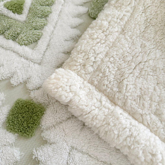 91家纺网 家纺一手货源 找家纺 丹本家纺 2025新款轻奢阳离子提花镂空塔芙绒羊羔绒保暖午睡双层毛毯办公室盖毯 浅绿