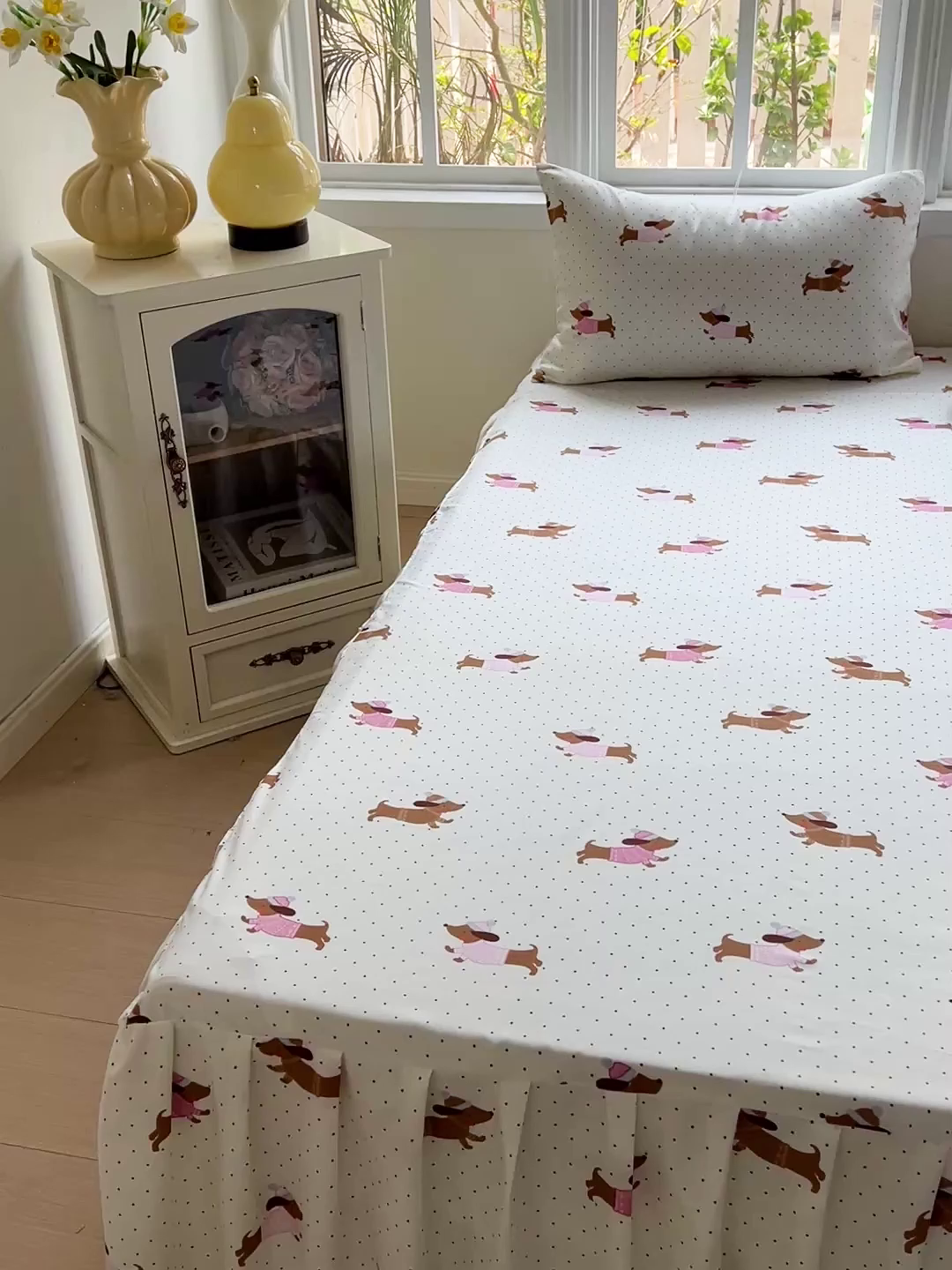 91家纺网 家纺一手货源 找家纺 极梦家纺（支持定制） 2025新款印花磨毛单床裙三件套（总链接一）香肠狗