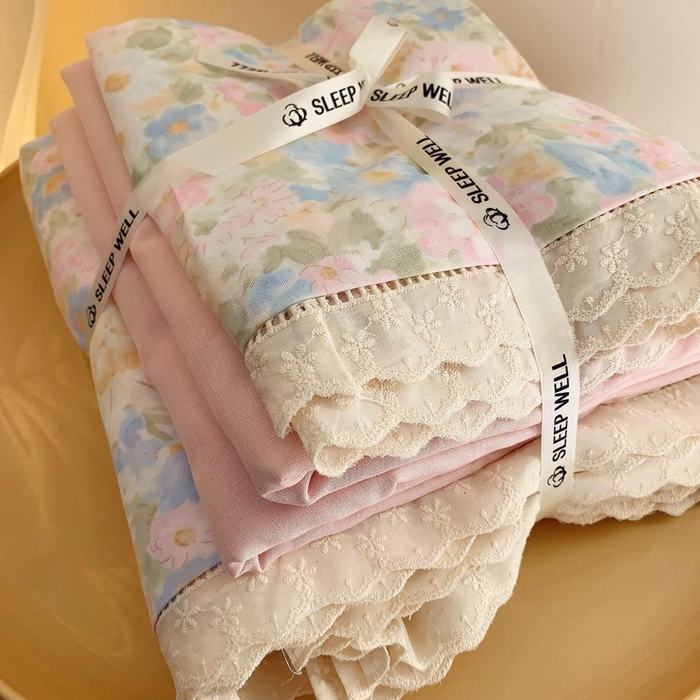 91家纺网 家纺一手货源 找家纺  奈萝家纺  2025新款全棉双层纱花边款四件套 叠拍（仅供参考）