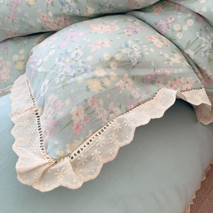 91家纺网 家纺一手货源 找家纺  奈萝家纺  2025新款全棉双层纱花边款四件套 花海恋人绿