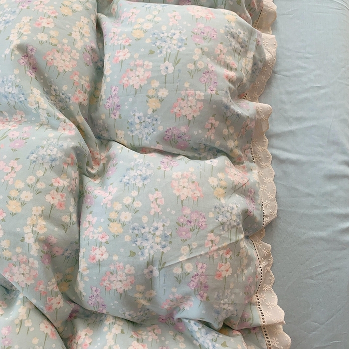 91家纺网 家纺一手货源 找家纺  奈萝家纺  2025新款全棉双层纱花边款四件套 花海恋人绿