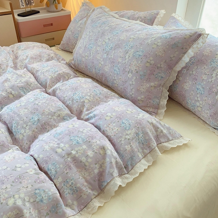 91家纺网 家纺一手货源 找家纺  奈萝家纺  2025新款全棉双层纱花边款四件套 花海恋人紫