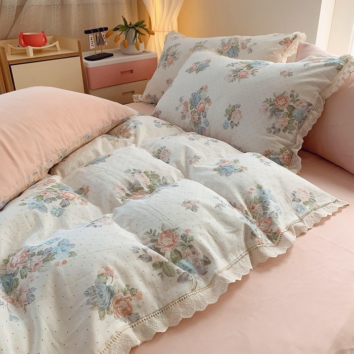 91家纺网 家纺一手货源 找家纺  奈萝家纺  2025新款全棉双层纱花边款四件套 花舞轻盈