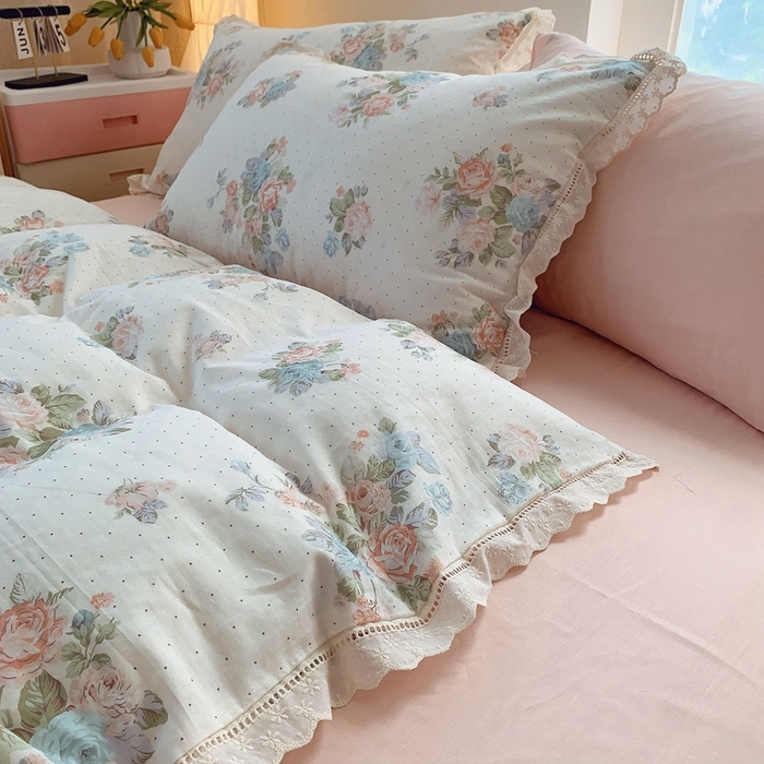 91家纺网 家纺一手货源 找家纺  奈萝家纺  2025新款全棉双层纱花边款四件套 花舞轻盈