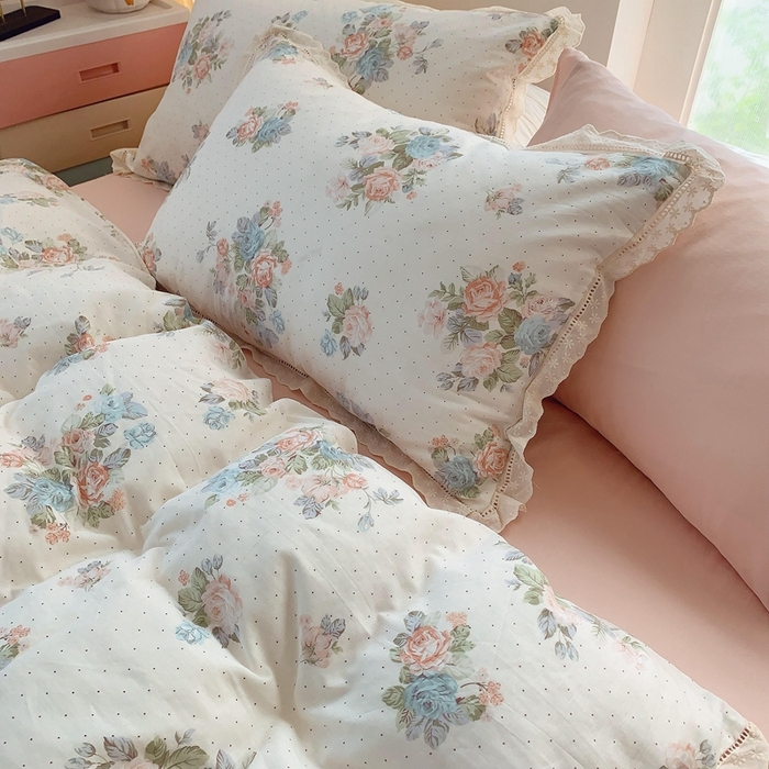 91家纺网 家纺一手货源 找家纺  奈萝家纺  2025新款全棉双层纱花边款四件套 花舞轻盈