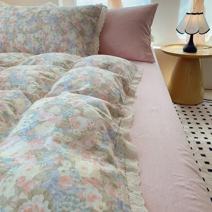 91家纺网 家纺一手货源 找家纺  奈萝家纺  2025新款全棉双层纱花边款四件套 暖阳绿意