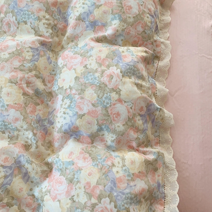 91家纺网 家纺一手货源 找家纺  奈萝家纺  2025新款全棉双层纱花边款四件套 暖阳绿意