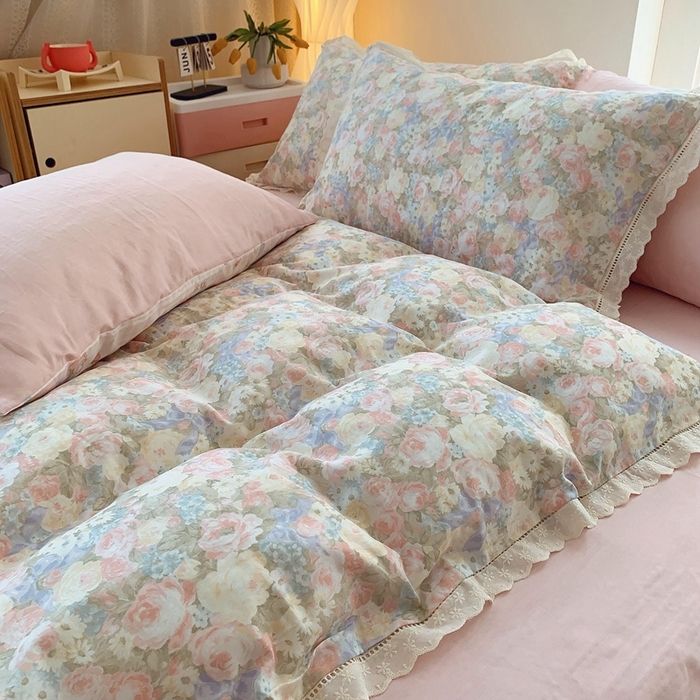 91家纺网 家纺一手货源 找家纺  奈萝家纺  2025新款全棉双层纱花边款四件套 暖阳绿意