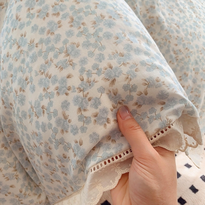 91家纺网 家纺一手货源 找家纺  奈萝家纺  2025新款全棉双层纱花边款四件套 秋之寄语兰