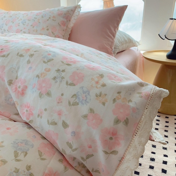 91家纺网 家纺一手货源 找家纺  奈萝家纺  2025新款全棉双层纱花边款四件套 阳光花朵